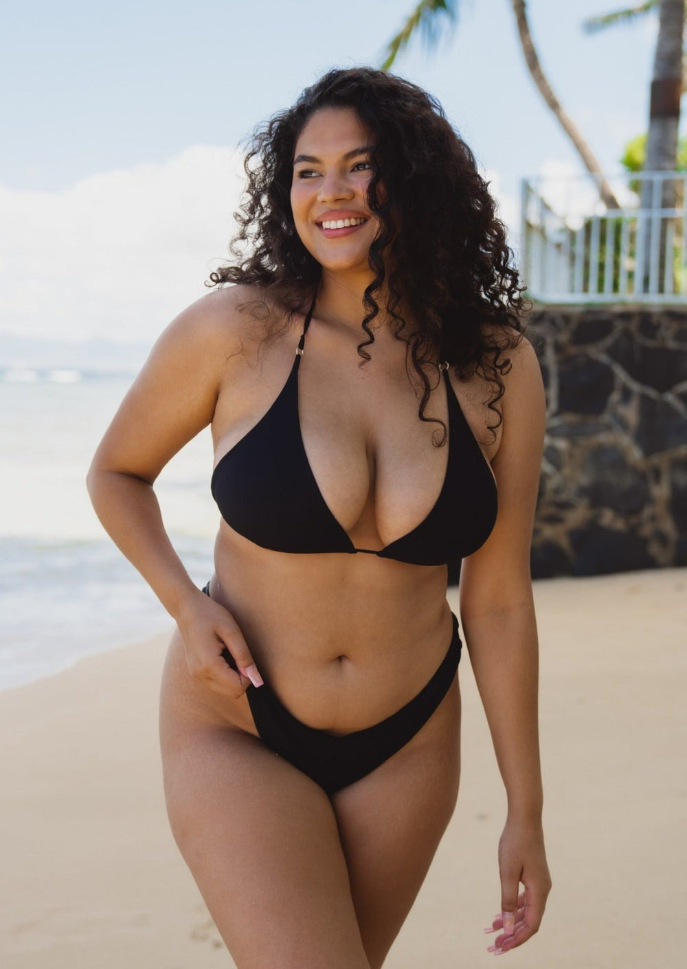 Sustainable String Triangle top Black Ribbed